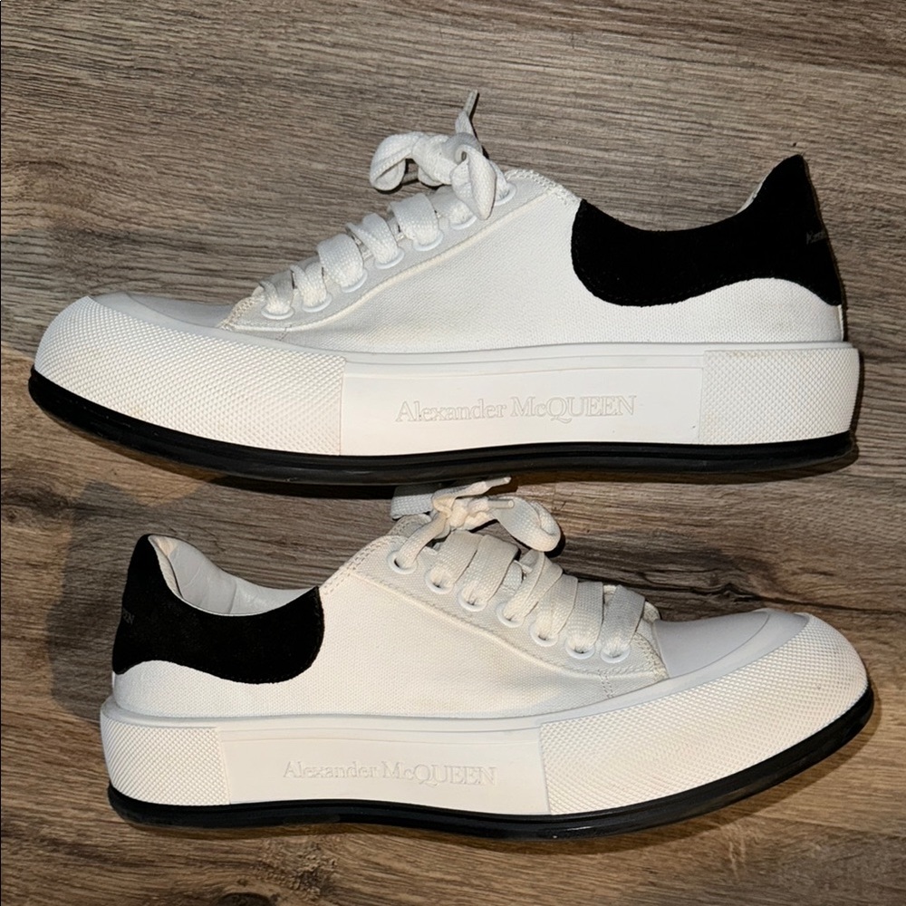 Alexander McQueen Deck Skate Plimsoll Lace-Up
White Black Sneakers w OriginalBox